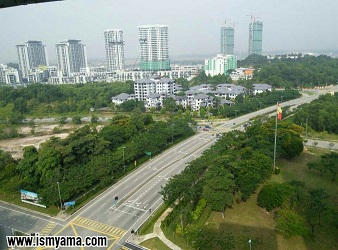 Lihat gedung tinggi dan apartemennya