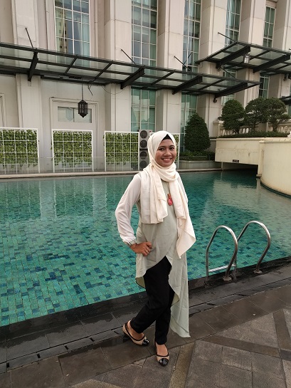 kolam renang bellezza suites hotel